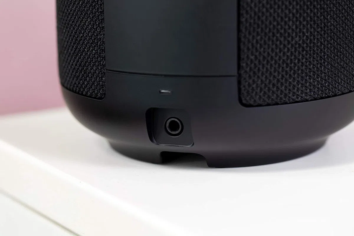 Deutsche Telekom [Nicht MEHR FUNKTIONSFÄHIG] Speaker der Telekom in schwarz | smarte Sprachsteuerung per WLAN über Lautsprecher zur Steuerung von MagentaTV & SmartHome